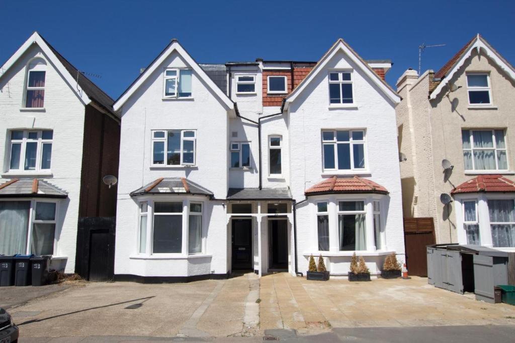Stylish 1 Bed Flat With Private Terrace In Wimbledon - 3 The Queens لندن المظهر الخارجي الصورة