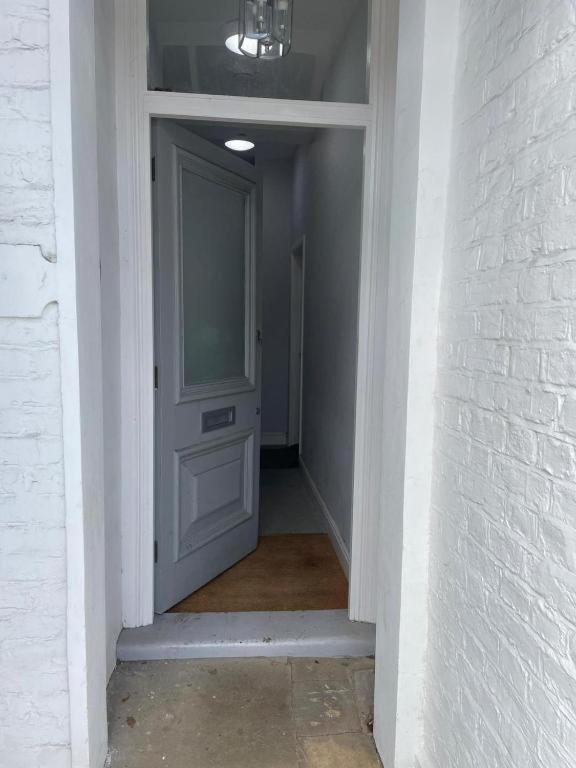 Stylish 1 Bed Flat With Private Terrace In Wimbledon - 3 The Queens لندن المظهر الخارجي الصورة