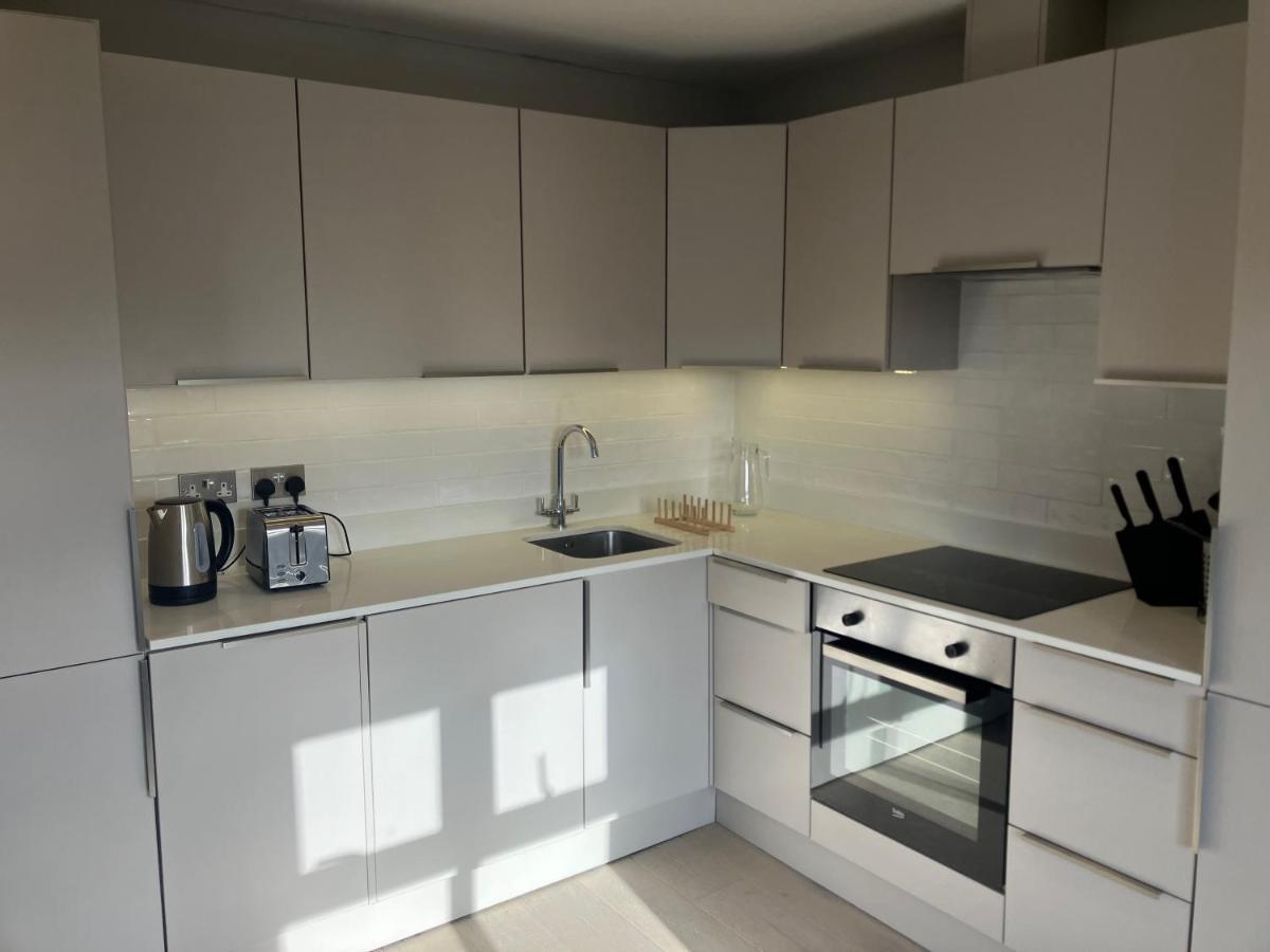 Stylish 1 Bed Flat With Private Terrace In Wimbledon - 3 The Queens لندن المظهر الخارجي الصورة